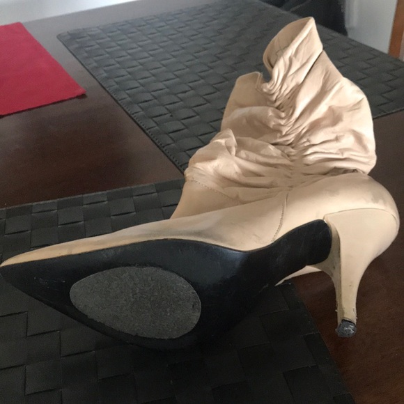 Tan boots - Picture 3 of 3